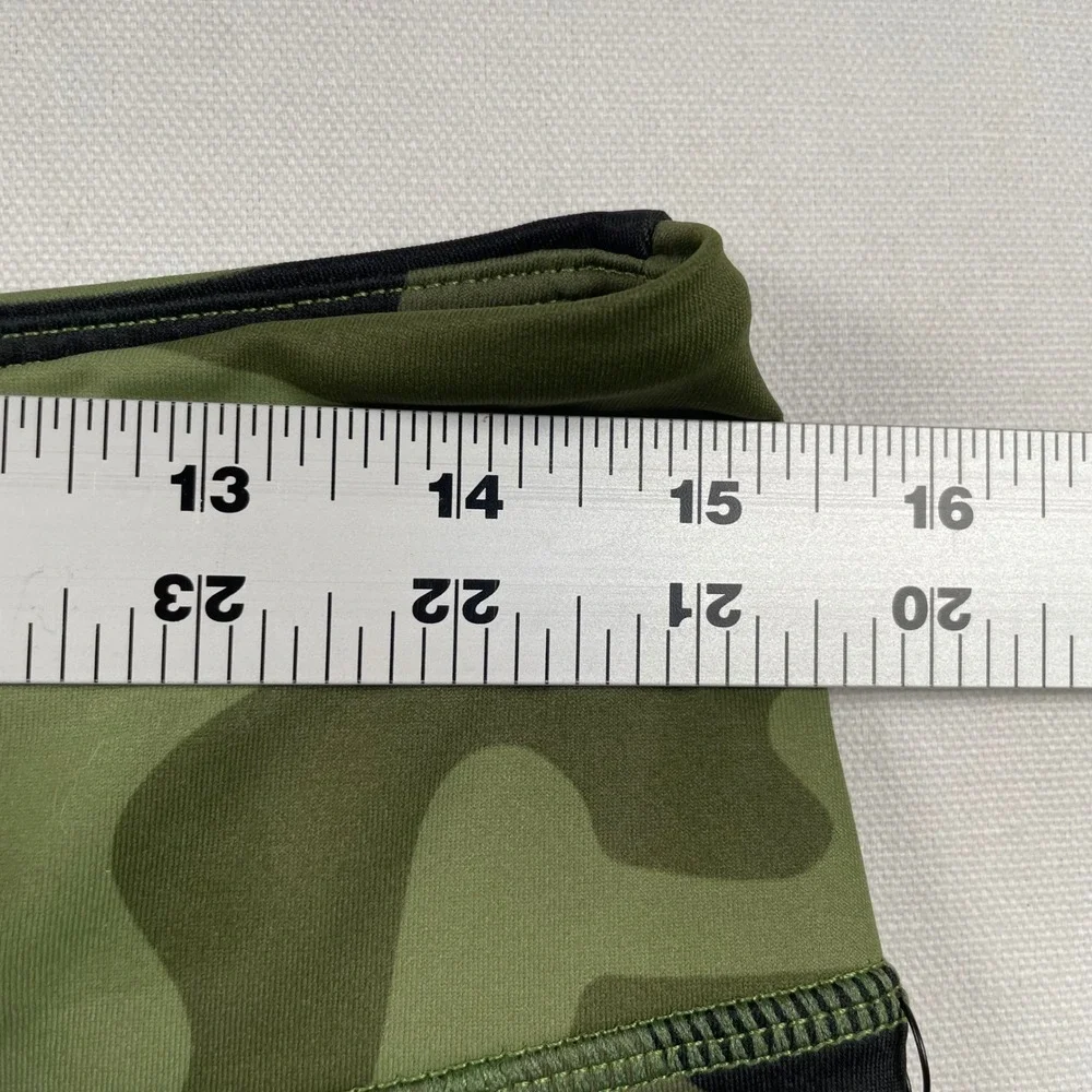 Zyia Active Green Camo Light n Tight Pocket Hustle Stash Pocket Shorts 4